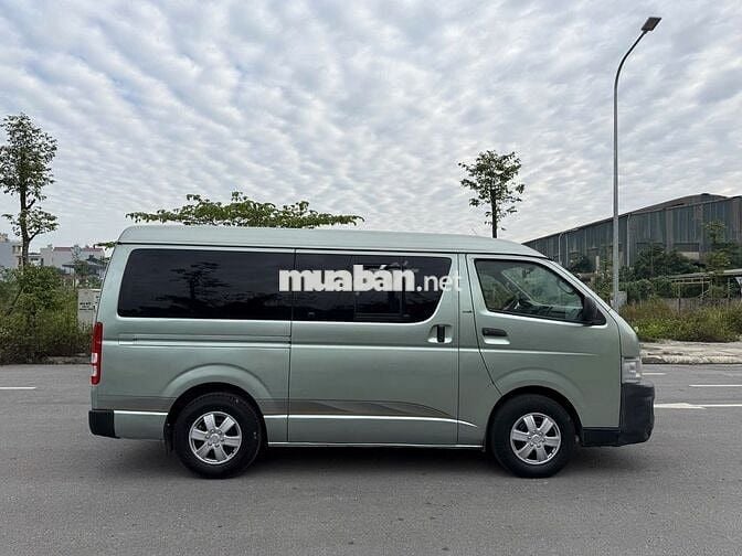 Toyota Hiace van 6 chỗ 2008  - 12000 km