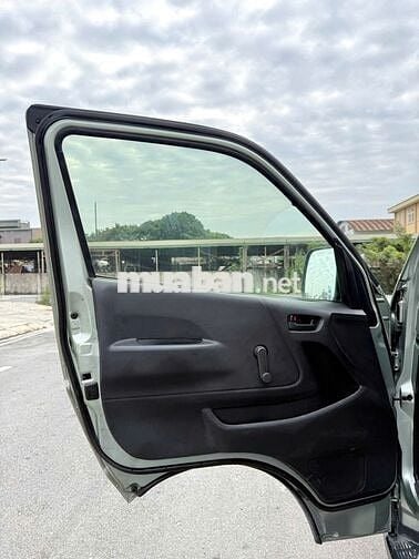 Toyota Hiace van 6 chỗ 2008  - 12000 km