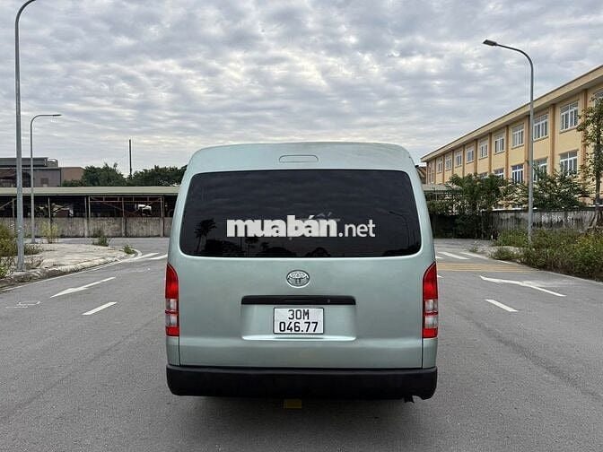 Toyota Hiace van 6 chỗ 2008  - 12000 km