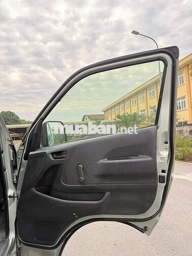Toyota Hiace van 6 chỗ 2008  - 12000 km