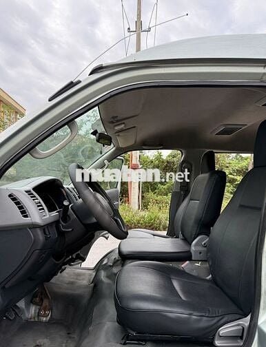 Toyota Hiace van 6 chỗ 2008  - 12000 km