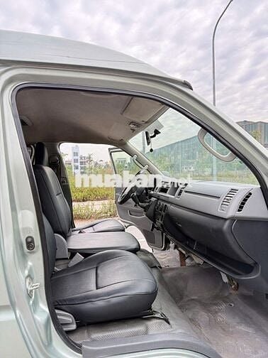 Toyota Hiace van 6 chỗ 2008  - 12000 km