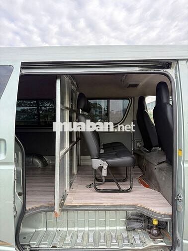 Toyota Hiace van 6 chỗ 2008  - 12000 km