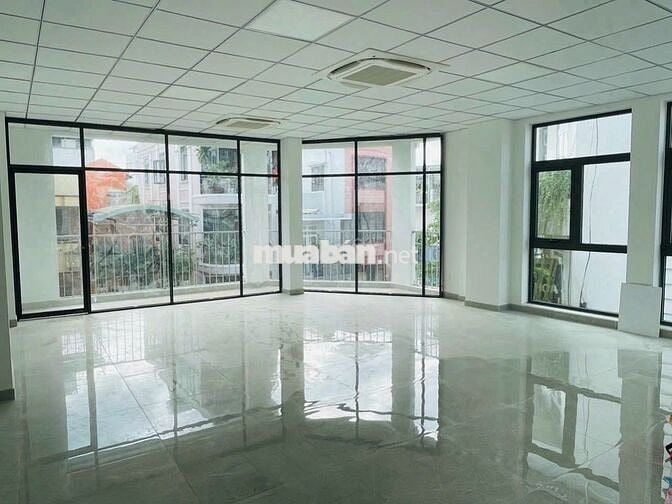 Cần cho thuê nhà góc 2MT 25 Hoa Huệ P.7 Q.Phú Nhuận