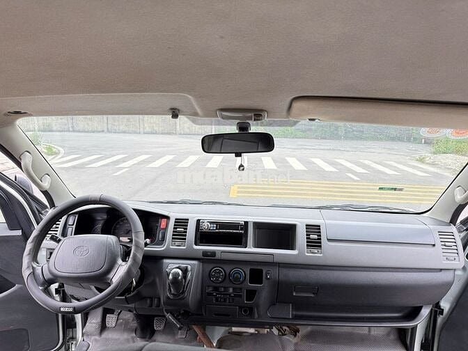 Toyota Hiace van 6 chỗ 2008  - 12000 km
