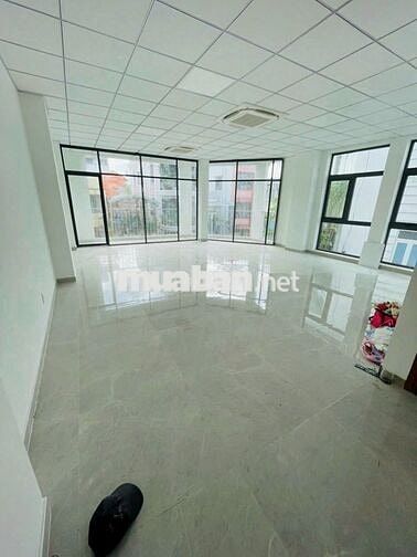 Cần cho thuê nhà góc 2MT 25 Hoa Huệ P.7 Q.Phú Nhuận