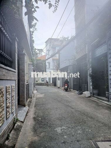 Nhà Nát Tiện Xây Mới 3,8x13(48m2) Hẻm Xe Tải Thích Quảng Đức 6,6 Tỷ