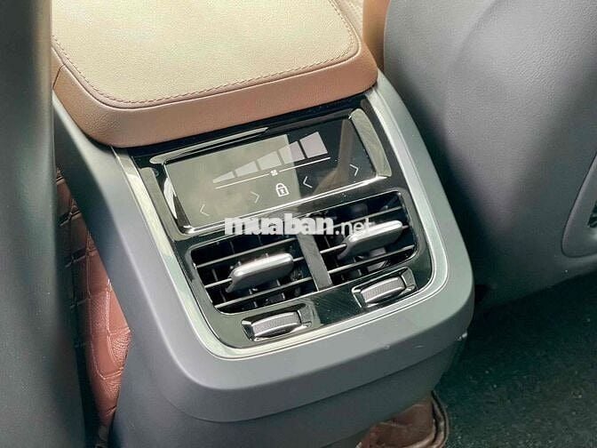 Volvo XC90 ultimate B6 Awd đen/nâu dki 2024