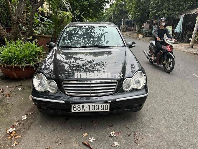 Mercedes-Benz C200 Kompressor Đen