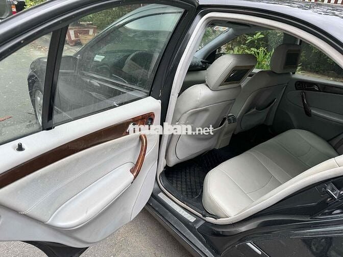 Mercedes-Benz C200 Kompressor Đen