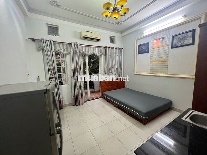 STUDIO NHỎ XINH NGAY VINCOM NGUYỄN XÍ - FULL NT - BAN CÔNG RIÊNG