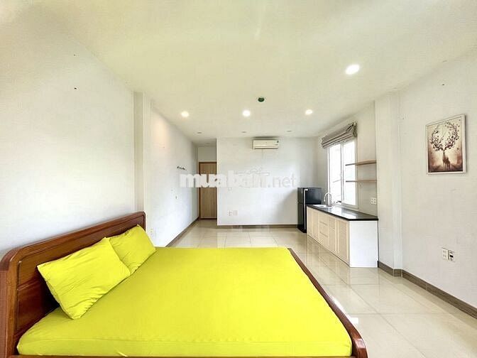 PHÒNG BAN CÔNG THOÁNG GẦN NGÃ 4 PHÚ NHUẬN