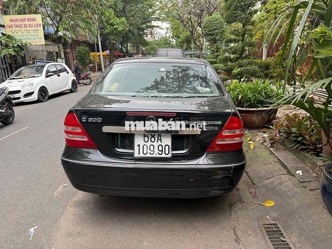 Mercedes-Benz C200 Kompressor Đen