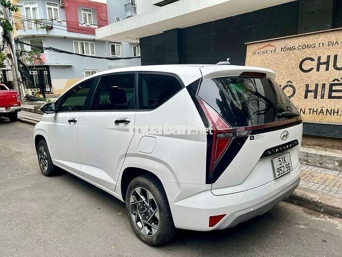 Hyundai Stargazer 2022 Cao cấp Trắng