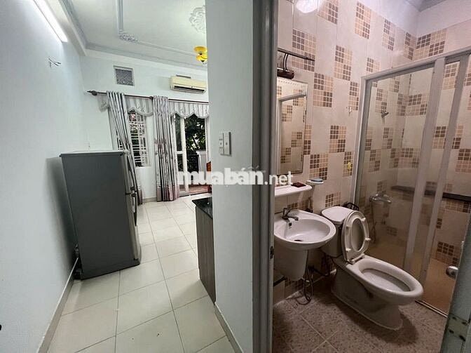 STUDIO NHỎ XINH NGAY VINCOM NGUYỄN XÍ - FULL NT - BAN CÔNG RIÊNG