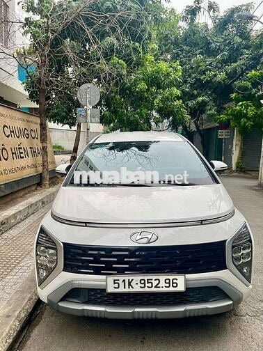 Hyundai Stargazer 2022 Cao cấp Trắng