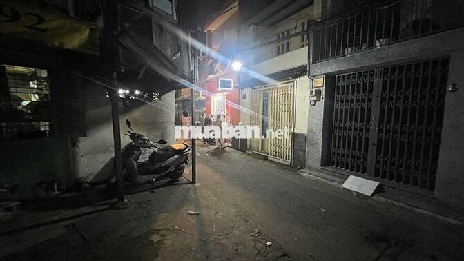 Mặt Bằng Kinh Doanh Quận 1 , 32m2, Cầu Nguyễn Văn Cừ