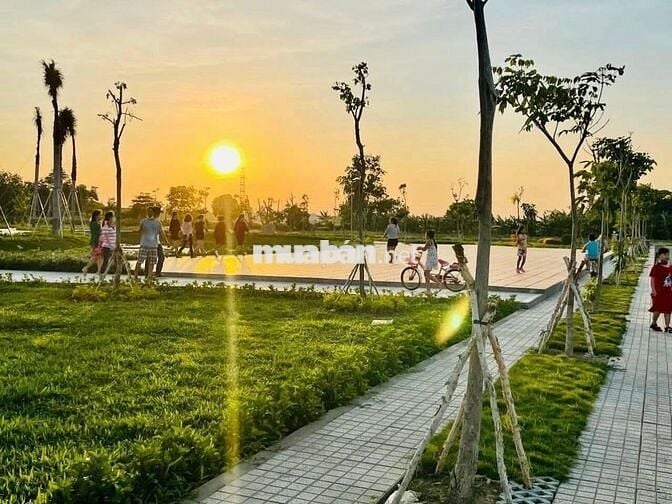 Nhà phố mặt tiền + 163m2 + 3PN view siêu đẹp