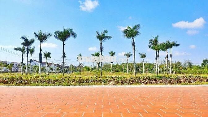 Nhà phố mặt tiền + 163m2 + 3PN view siêu đẹp