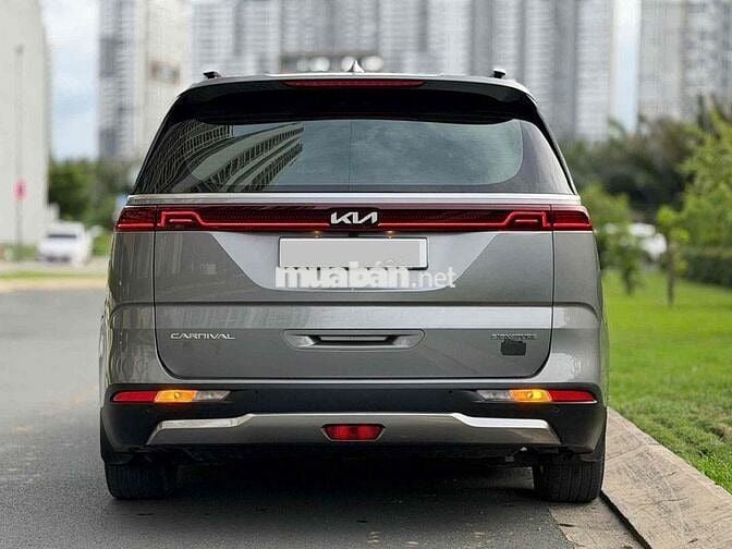 Kia Carnival 2023 Signature 2.2D - sơn zin 100% xe