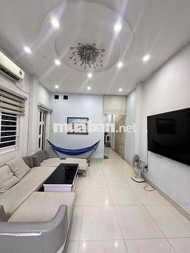 Nhà mặt tiền đường ô tô, 6 phòng ngủ, 4WC, đường Tám Danh, p4, q8