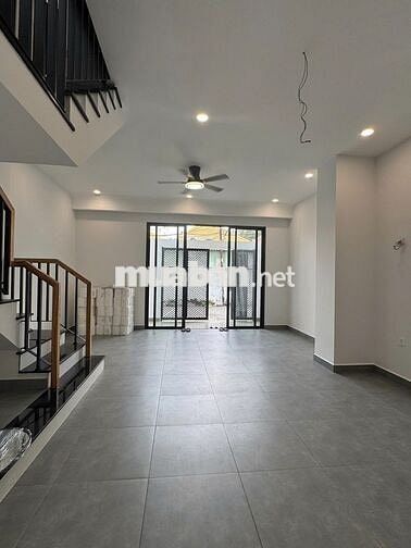 Bán nhà riêng tại Tô Ngọc Vân, 6,8 tỷ, 100m2 sàn, view đẹp