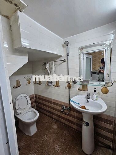 Bán gấp nhà 3 tầng, 4PN, 3WC, 167,5 m2 sàn tại HBC, Thủ Đức, 7,1 tỷ