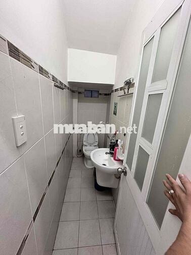 Nhà mặt tiền đường ô tô, 6 phòng ngủ, 4WC, đường Tám Danh, p4, q8