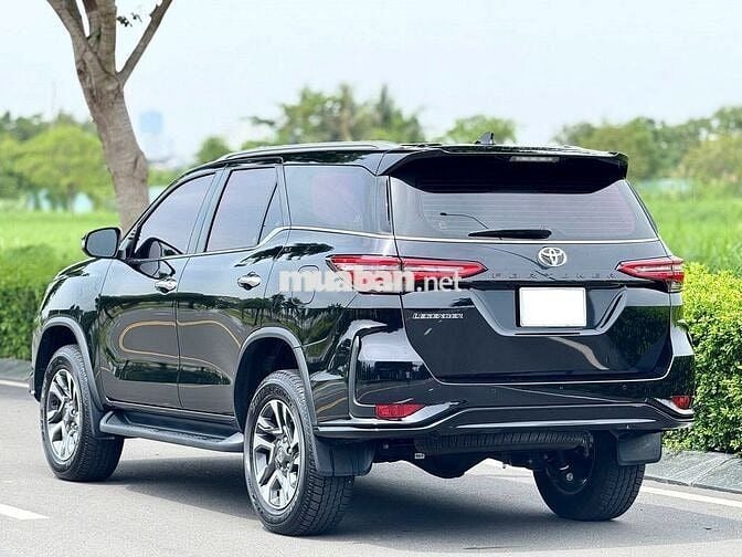 Toyota Fortuner Legender 2025 2.4L 4x2 AT