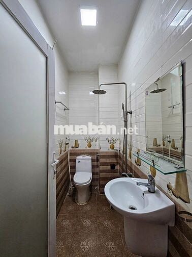 Bán gấp nhà 3 tầng, 4PN, 3WC, 167,5 m2 sàn tại HBC, Thủ Đức, 7,1 tỷ