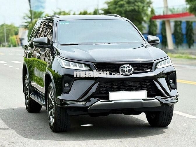 Toyota Fortuner Legender 2025 2.4L 4x2 AT