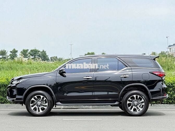 Toyota Fortuner Legender 2025 2.4L 4x2 AT