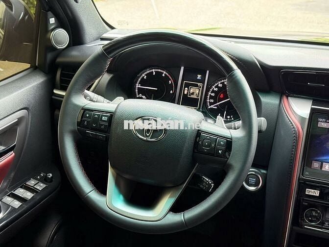 Toyota Fortuner Legender 2025 2.4L 4x2 AT