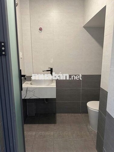 Bán nhà riêng tại Tô Ngọc Vân, 6,8 tỷ, 100m2 sàn, view đẹp