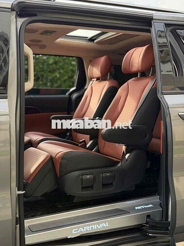 Kia Carnival 2023 Signature 2.2D - sơn zin 100% xe