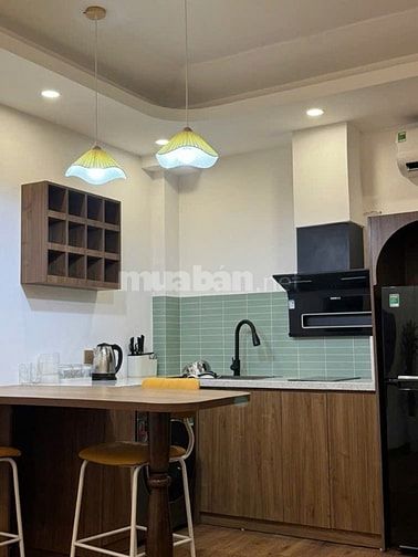 Bán nhà 8 tầng cách mặt phố Vũ Miên chỉ gần 20 bước chân, cạnh Hồ Tây