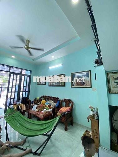 nhà  2 tâng —dt 107m2 —hem xe hơi —6phong ngủ _gia chào 6, 7 t