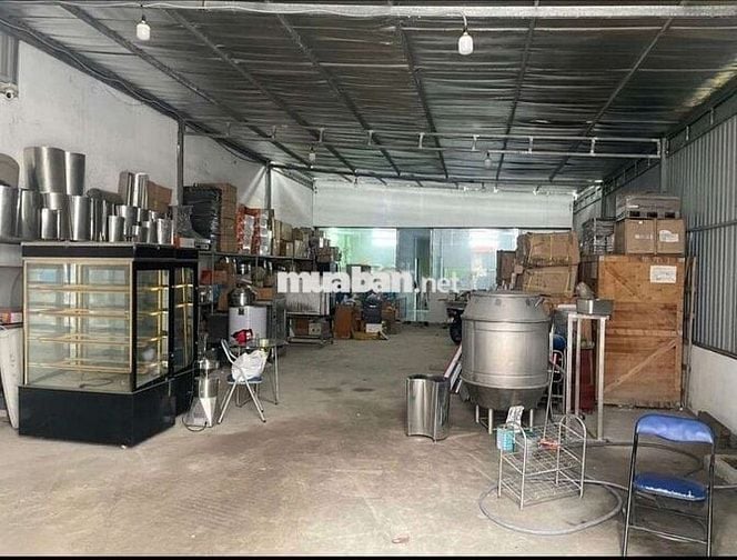 Kho 224m2 hẻm nhựa 6m thông 2 đường lớn. Thích hợp làm kho, bãi.