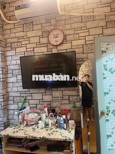 Cho thuê Nguyên Tầng 1 - 3 phòng ngủ 2 vệ sinh Nguyễn Hồng Đào