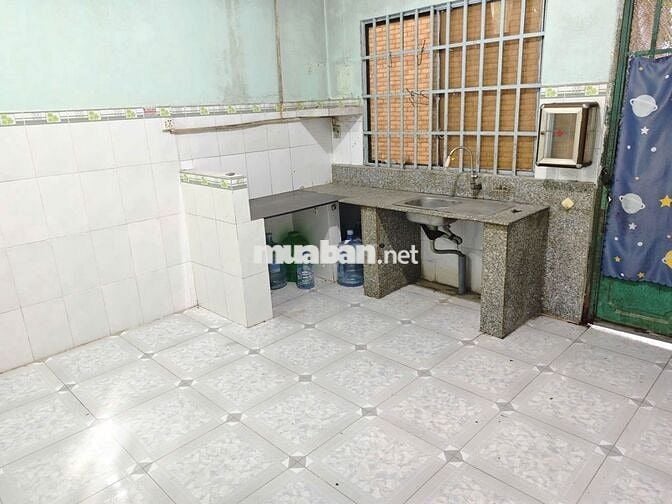 Cần bán gấp căn nhà cấp 4 ở MT đường Võ Văn Điều 200m2 SHR giá 990tr