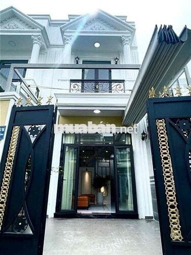 Bán căn nhà xinh gần ngay ngã tư ga có sân oto giá dưới 5 tỷ