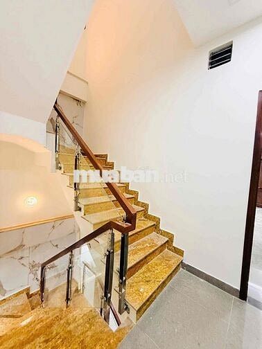 bán nhà trệt 2 lầu hoàn công đường nhựa 12m,vỉa hè gần vincom 550