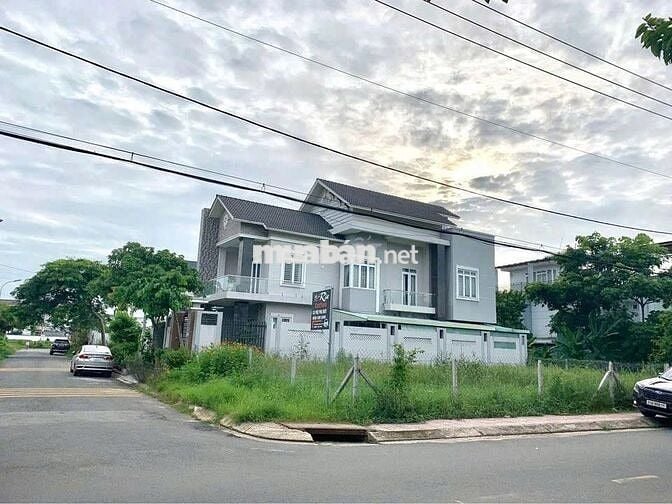 Bán 216m2 lô đất góc 2 mặt tiền - ngay Thị Trấn BỚT SÁT GIÁ CÒN 430tr