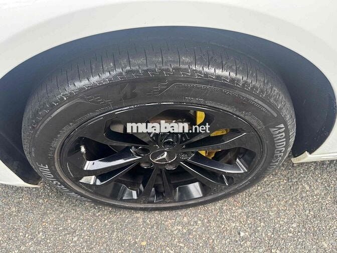 VinFast Lux A2.0 2022 A2.0 Tiêu chuẩn - 100000 km