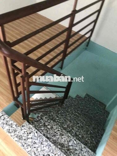 nhà bán 600tr gần ngã 3 Long hậu