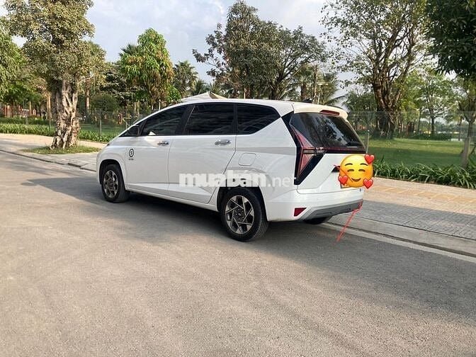 Hyundai Stargazer Cao cấp Trắng SX 2022 ĐK 2023