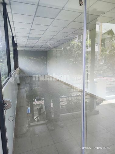 Cho thuê phòng tại tầng 1, căn góc nhà số 152 đường số 39, quận 7