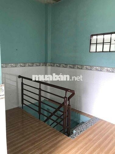 nhà bán 600tr gần ngã 3 Long hậu