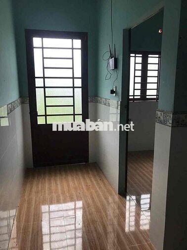 nhà bán 600tr gần ngã 3 Long hậu