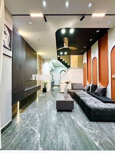 Nhà mặt tiền kinh doanh 3 phòng ngủ full nội thất đường Phạm Văn Chiêu